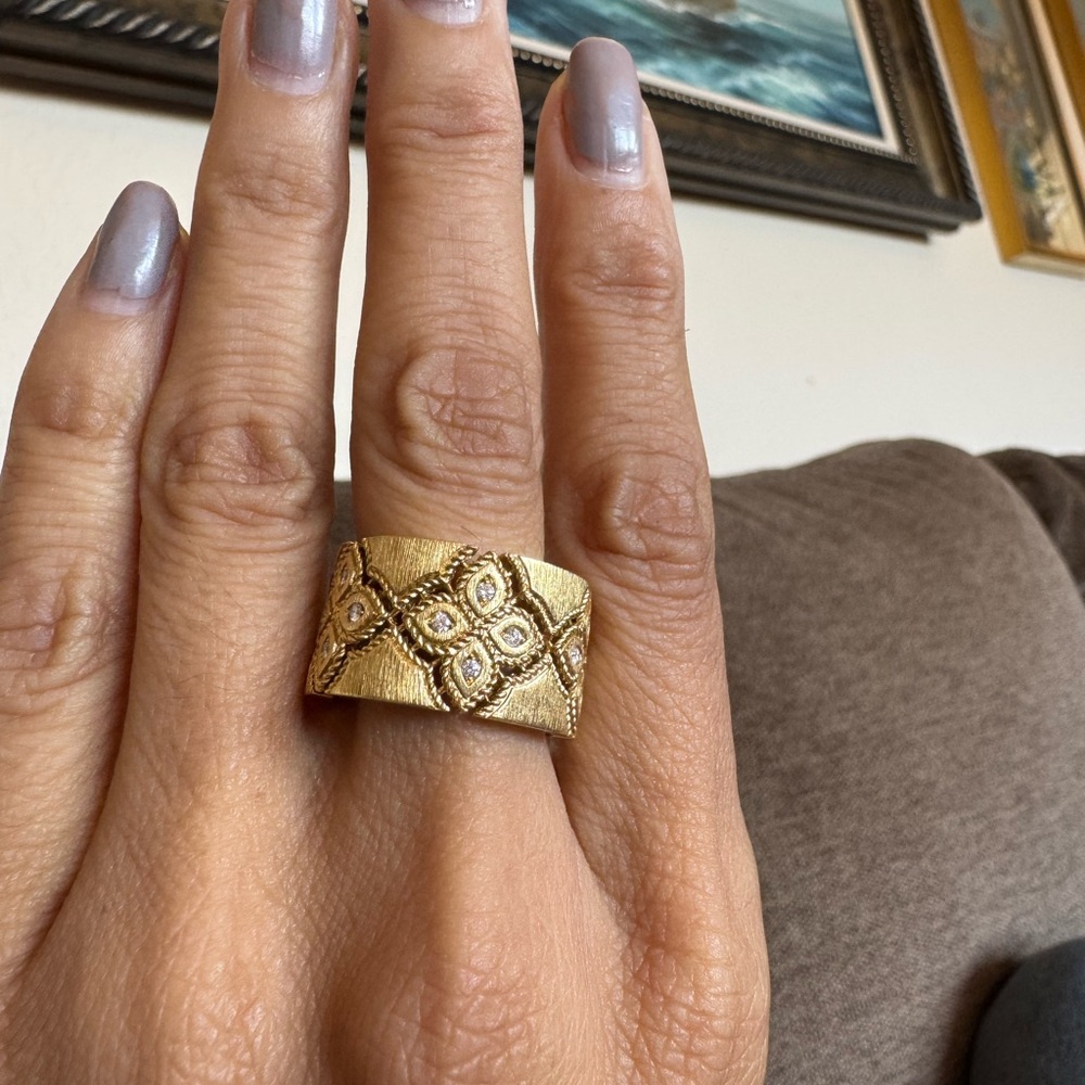ROBERTO COIN 18K YG 0.19CTW DIAMOND VENETIAN PRINCESS SATIN WIDE RING
